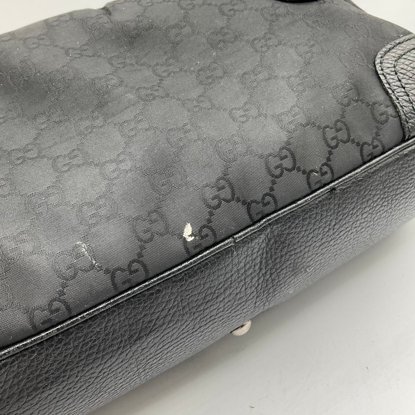 Handbag Luxury Designer By Gucci, Size: Small