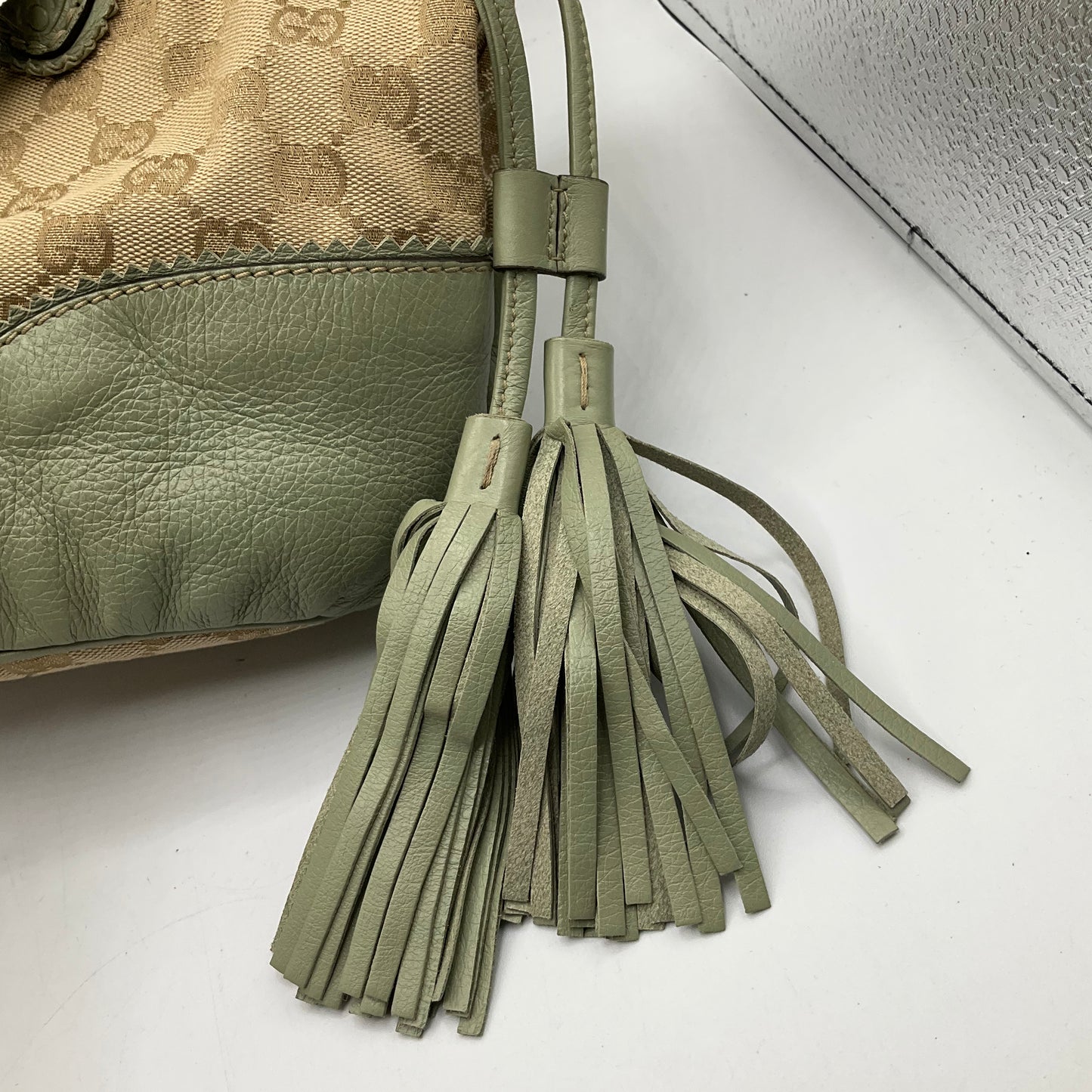 Handbag Luxury Designer By Gucci, Size: Medium