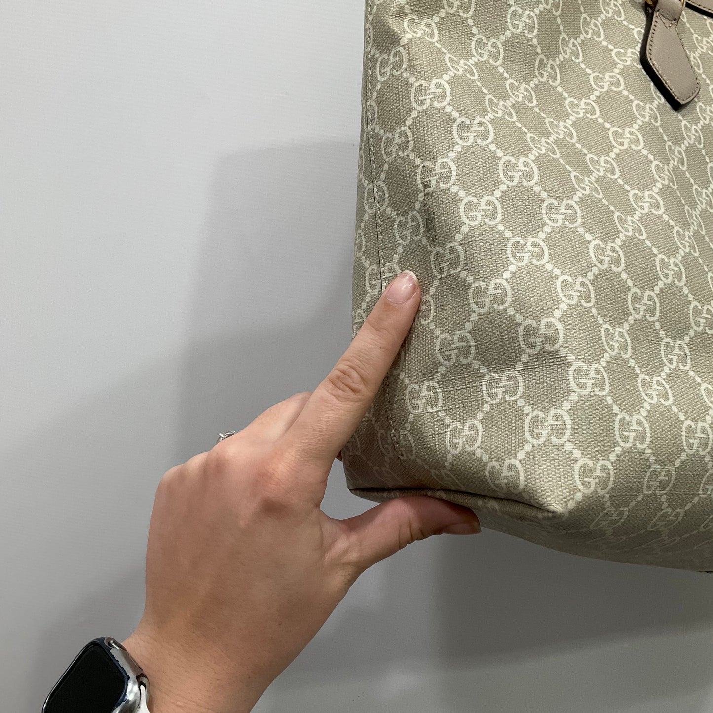 Ophidia Tote Handbag Luxury Designer By Gucci In Beige, Size:Medium