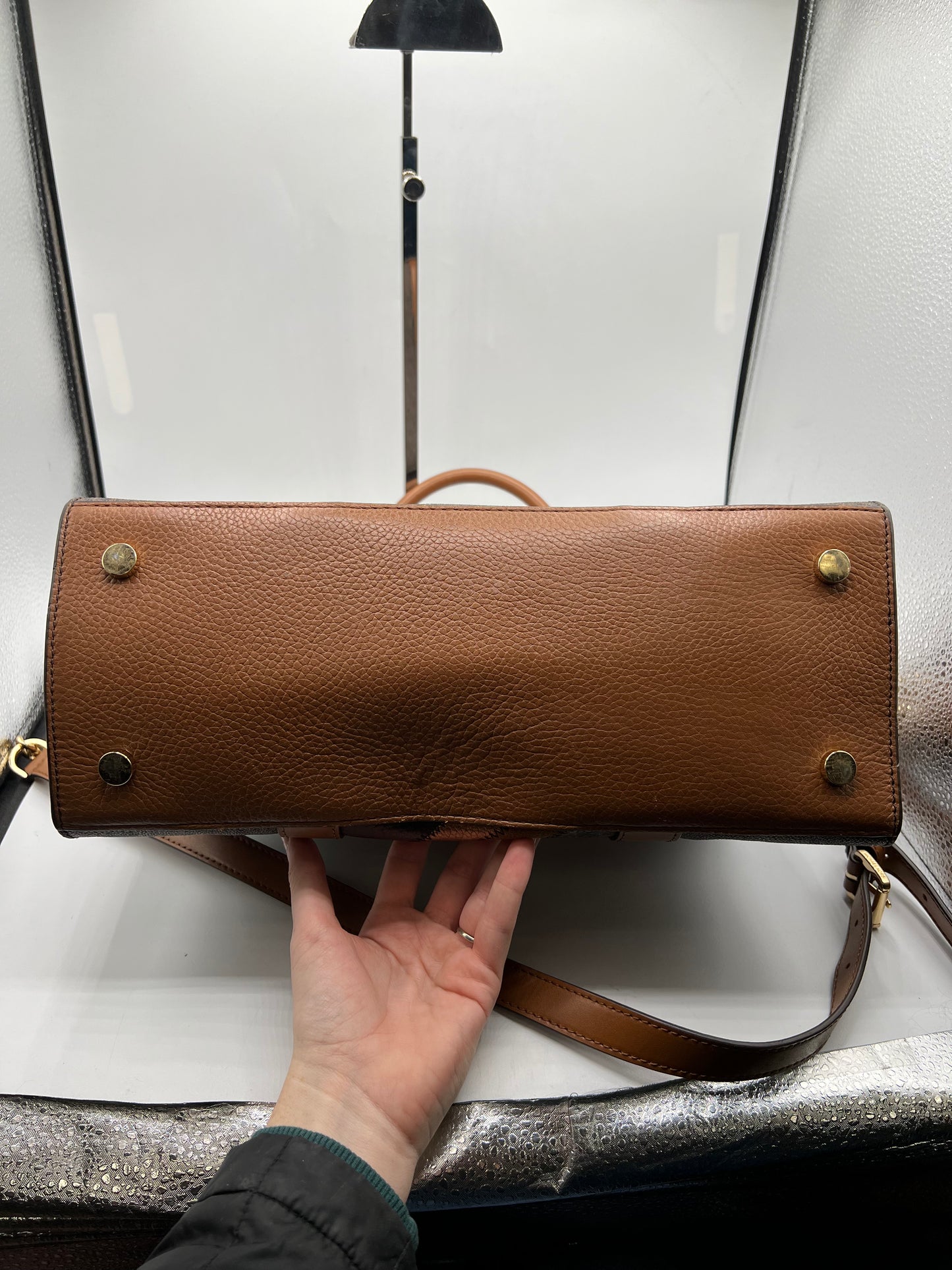 HANDBAG DESIGNER by MICHAEL KORS In BROWN, Size: LARGE