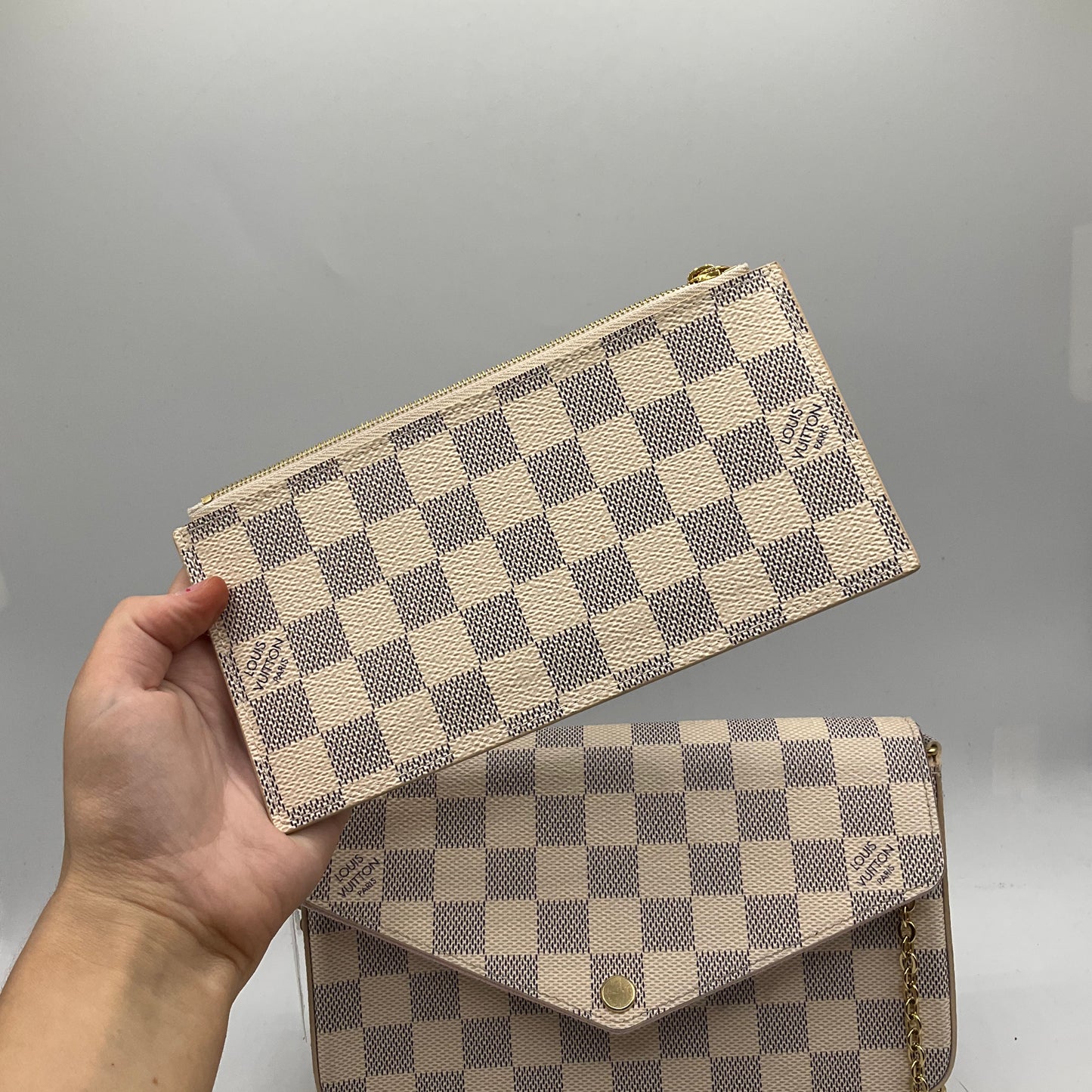 Crossbody Luxury Designer By Louis Vuitton, Size: Small
